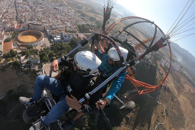 30-minute paramotor flight in Ronda - Why El Tajo looks different from above
