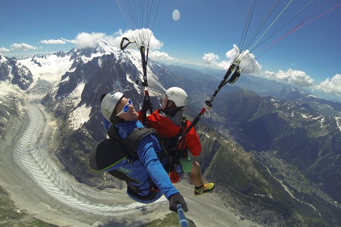 Acrobatic Paragliding Tandem Flight over Chamonix - Reaching the Planpraz launch area