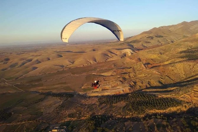Agafay Desert Paragliding DUO Experience from Marrakech - The walk to the launch point