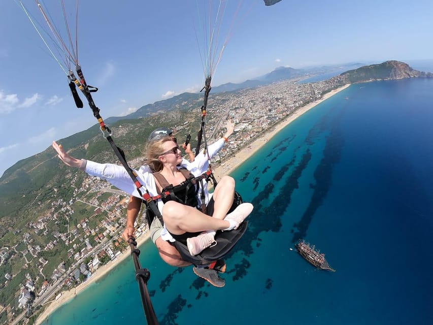 Alanya: Tandem Paragliding Flight to Cleopatra Beach - Who will enjoy this most