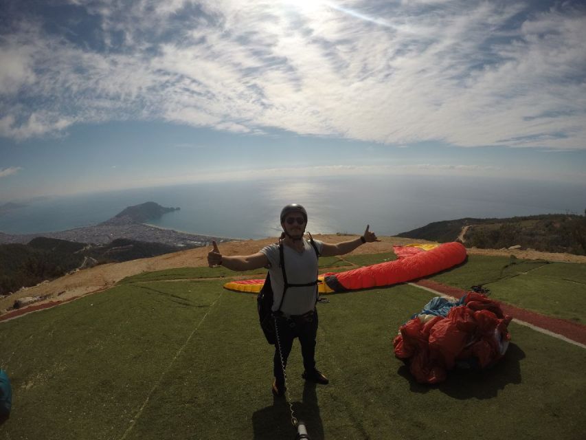 Alanya: Tandem Paragliding from 700m with Meeting or Pick Up - The safety briefing and equipment fitting