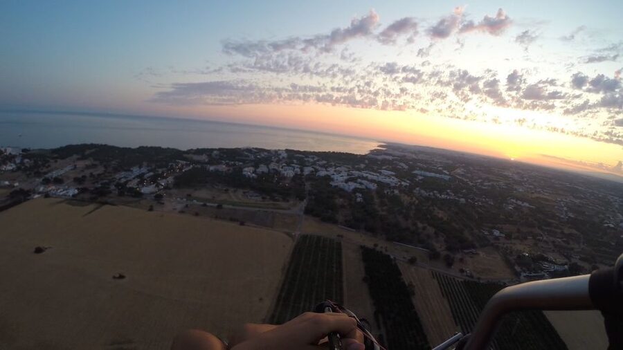 Albufeira: Sunset Paragliding Flight - Weather, timing, and the practical details