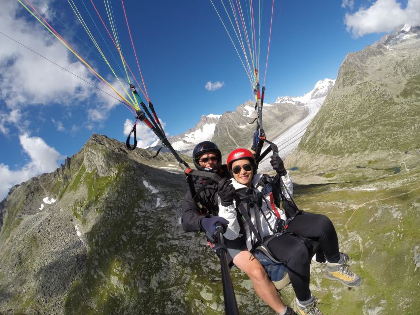 Aletsch Arena: Paragliding Tandem Flight Basic - A Pilot Who Keeps the Mood Calm