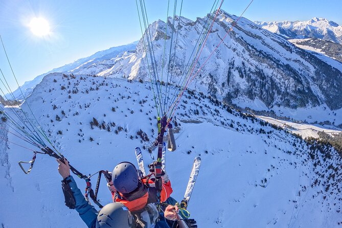 Baptism in Paragliding in La Clusaz - A Gentle Flight or a Few More Sensations