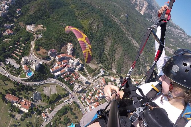 Bečići Standard Paragliding Montenegro /All-inclusive - Fifteen minutes above Bečići Beach