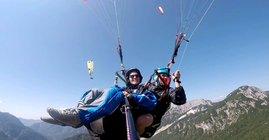 Bovec: Tandem paragliding in Julian Alps - What the flight feels like from the harness