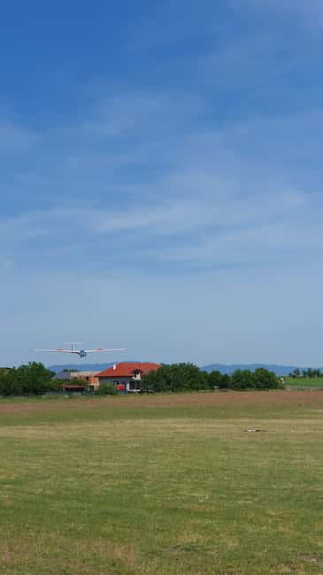 Brasov: Glider Flight Experience at Sanpetru Airfield - Timing, clothing, and practical tips