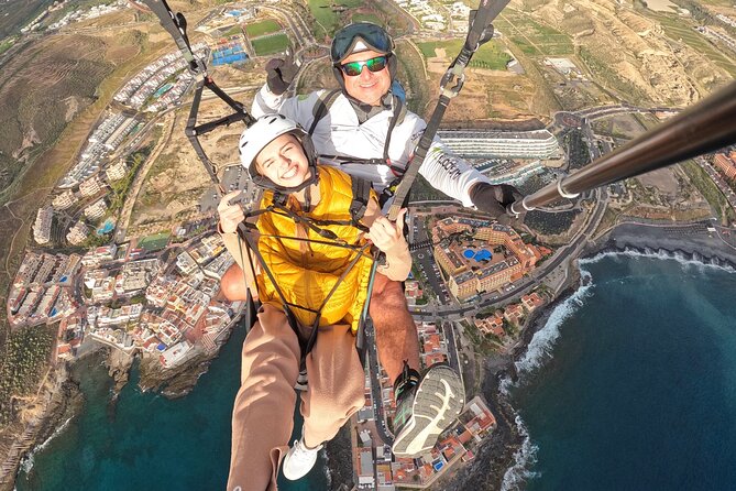 BRONZE tandem paragliding flight in South Tenerife, free pick up - The takeoff: a short run and a strange lift