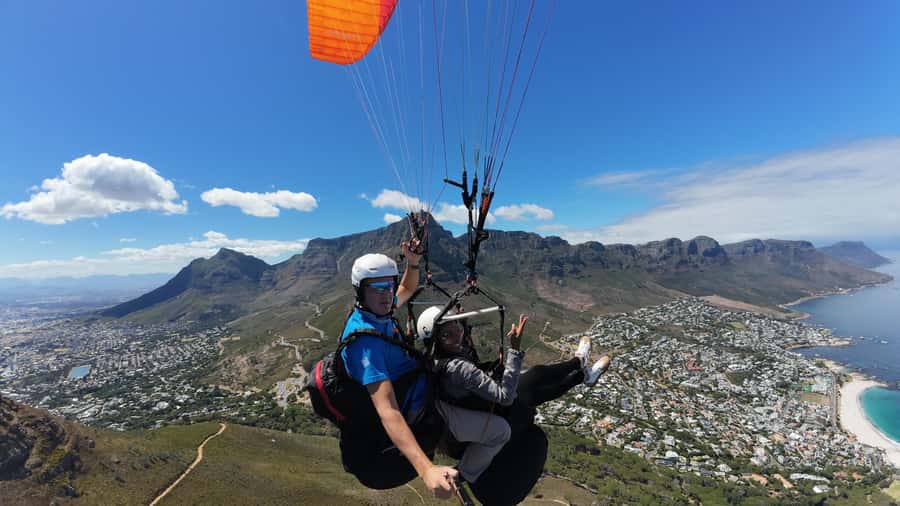 Cape Town: Tandem Paragliding with Instructor - Meeting at Signal Hill before takeoff
