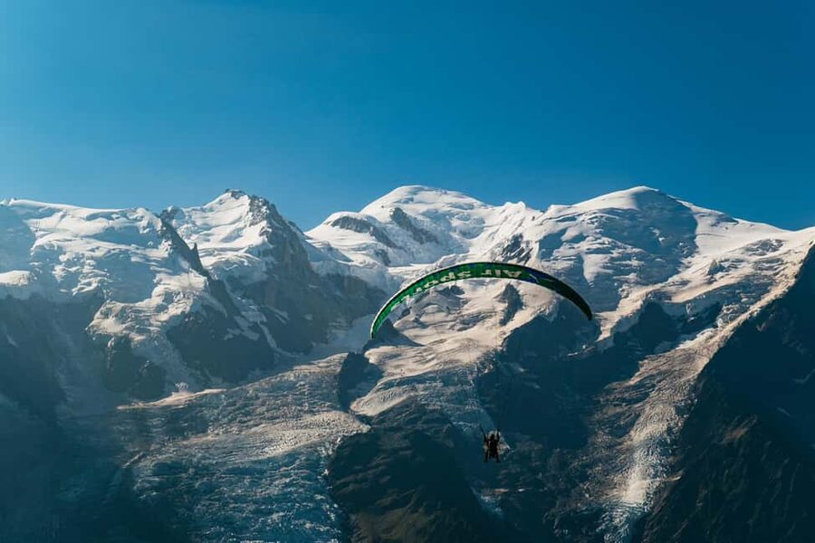 Chamonix: Tandem Paragliding Flight - The pilots make the difference