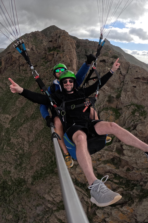 Costa Adaje: Paragliding from 1100m - Incredible landscape! - Guides, group size, and the tone of the activity