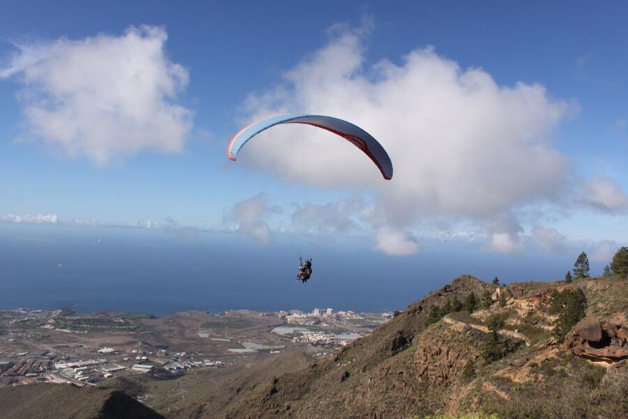 Costa Adeje: Tandem Paragliding Flight with Free Pickup - Who should book this flight?