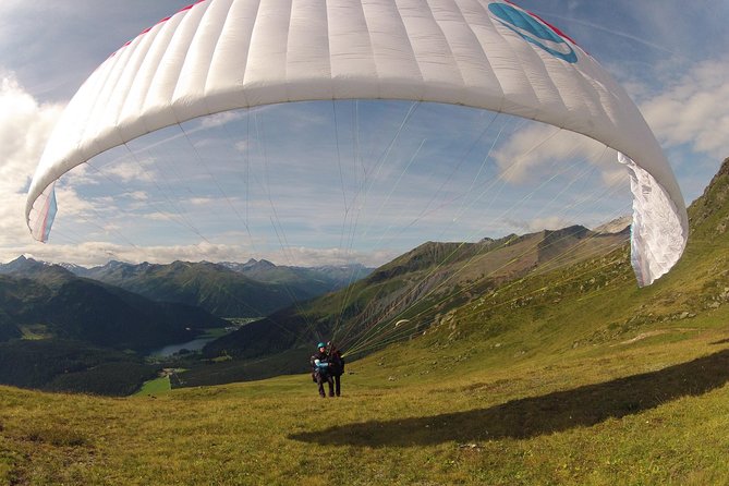 Davos Absolutely Free Flying Paragliding Tandem Flight 1'000 Meters High - Landing close to the Davos meeting point