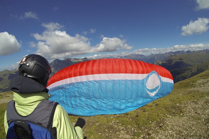 Davos Paragliding Private Tandem Pilot Half Day - Riding the cable car to the launch site