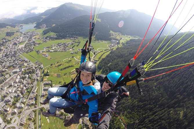 Davos Paragliding Private Tandem Pilot Half Day - Launching with only a few running steps