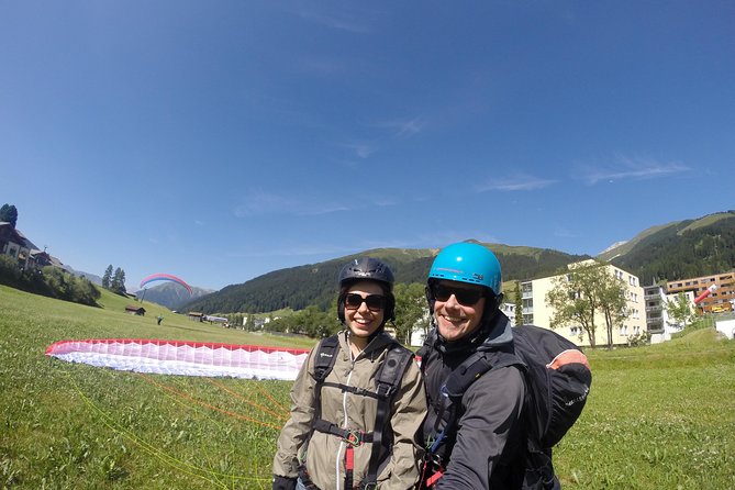 Davos Paragliding Private Tandem Pilot Half Day - Optional steering and freestyle maneuvers