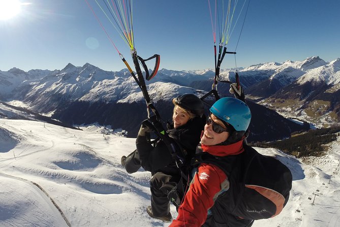 Davos Paragliding Private Tandem Pilot Half Day - Meeting at Davos Platz and getting ready
