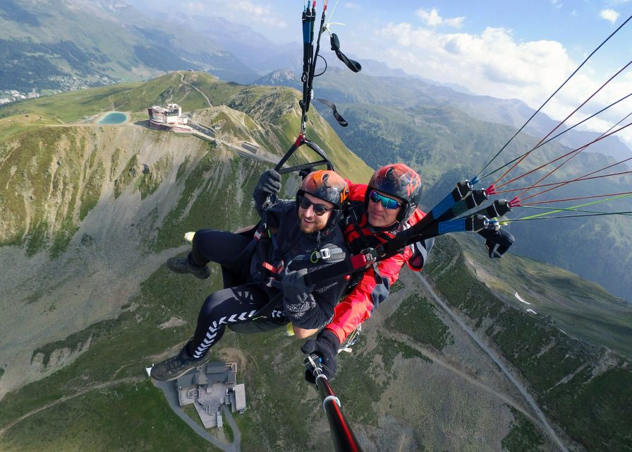 Davos: Tandem Paragliding Flight - What you see from the air