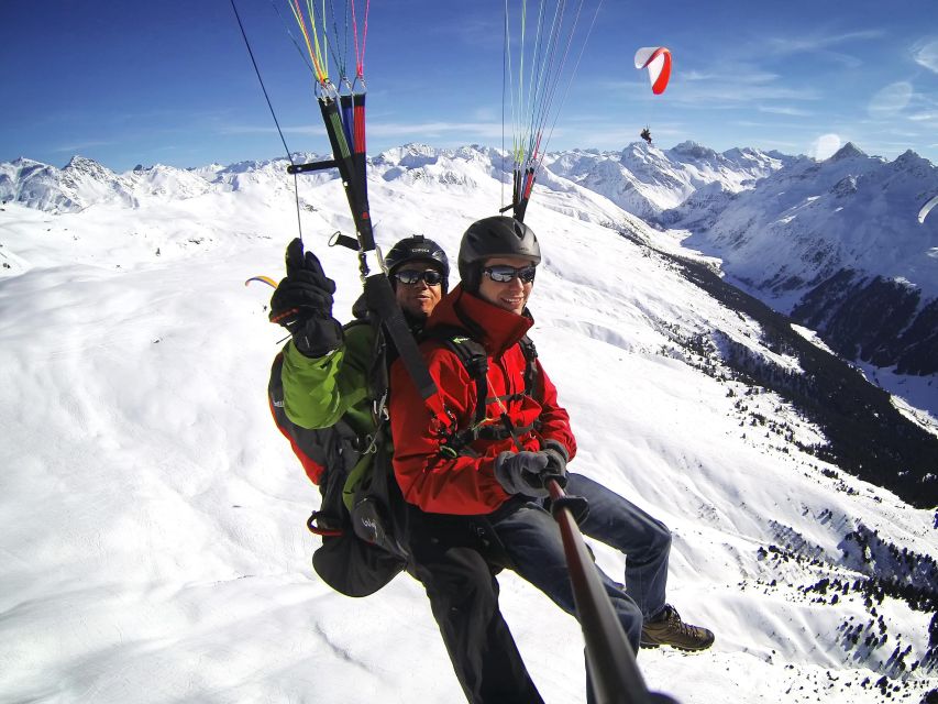 Davos: Tandem Paragliding Flight - Landing back in Davos