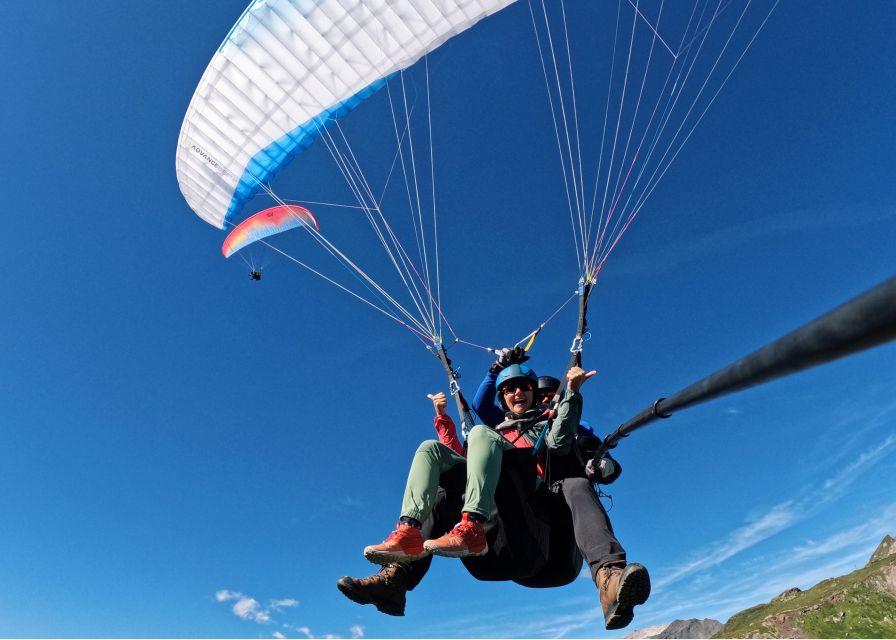 Davos: Tandem Paragliding Flight - Pictures, pilot contact, and personal attention