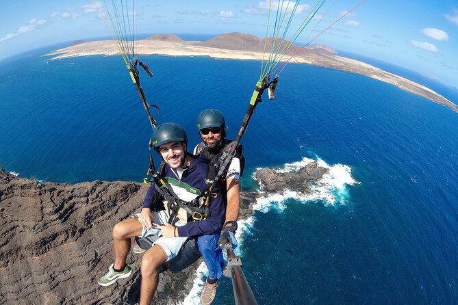DISCOVERY FLIGHT tandem paragliding Lanzarote with pro pilot - Why the included photos and video matter