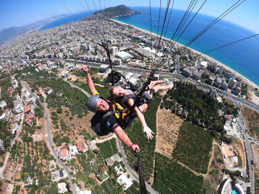 From Antalya/Side: Tandem Paragliding in Alanya - Who will get the most from this flight