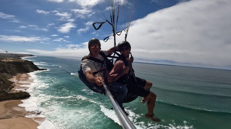 From Lisbon: Paragliding Pack (Flight+Video+Transportation) - Who will enjoy this experience most
