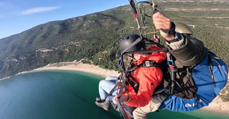 From Lisbon: Paragliding Pack (Flight+Video+Transportation) - The safety briefing before flight