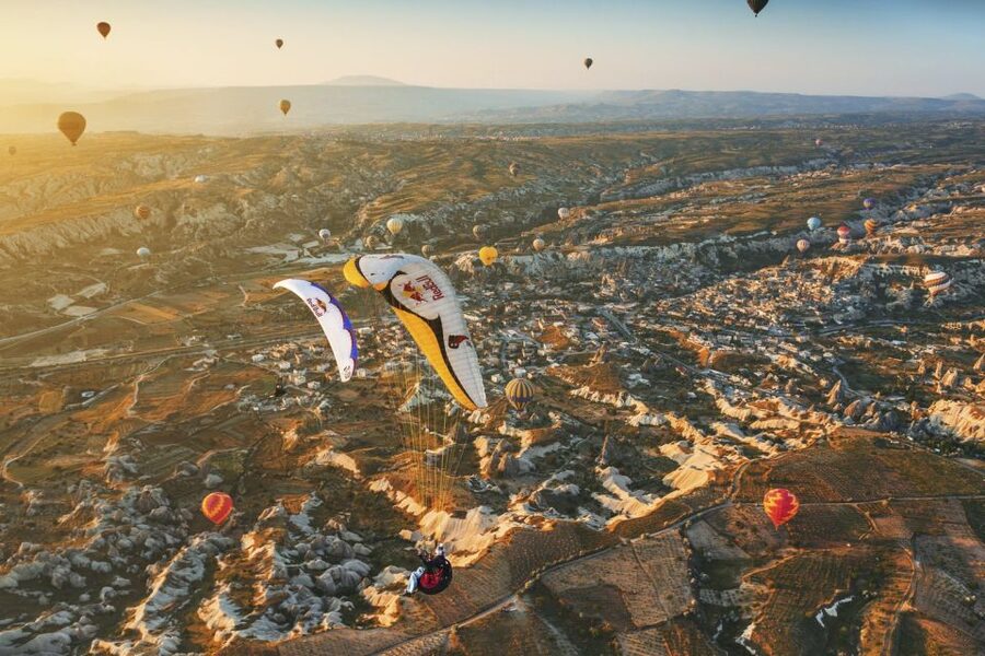 From Urgüp/Göreme: Cappadocia Tandem Paragliding & Transfer - From hotel lobby to launch site