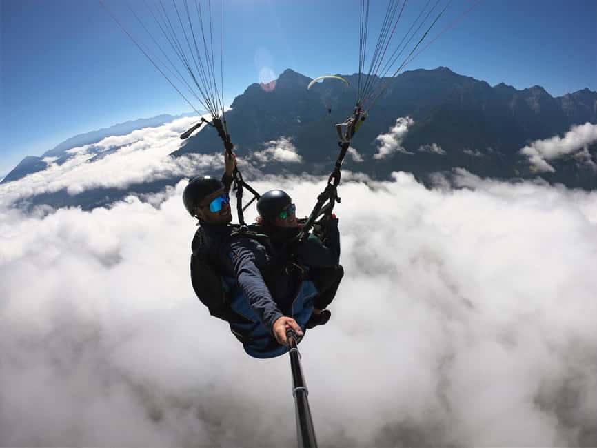 Fulpmes Schlick2000 - Winter Tandem Paragliding Flight - The briefing and takeoff are easier than they sound