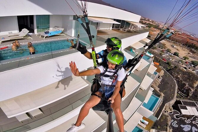 GOLD paragliding flight including videos/photos, t-shirt and a bottle of Cava - Photos, video, T-shirt, and Cava