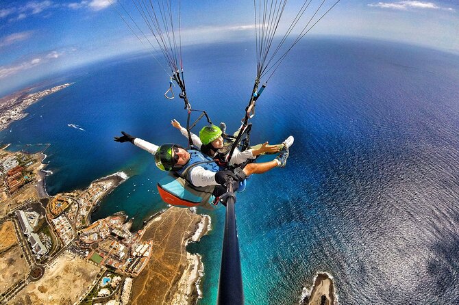 GOLD paragliding flight including videos/photos, t-shirt and a bottle of Cava - Who will enjoy this flight most