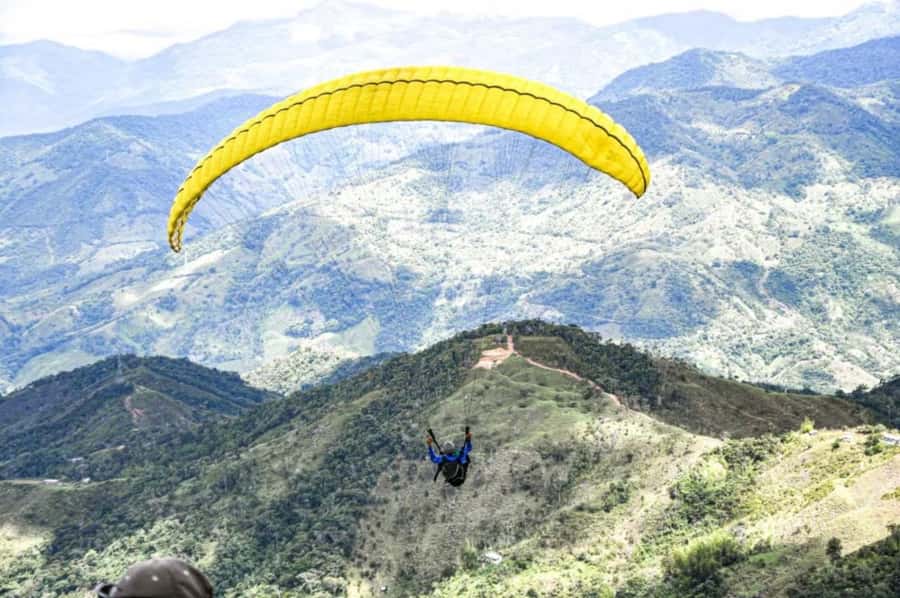 Guatape: Paragliding Experience - Meeting at Cl. 32 #28-38