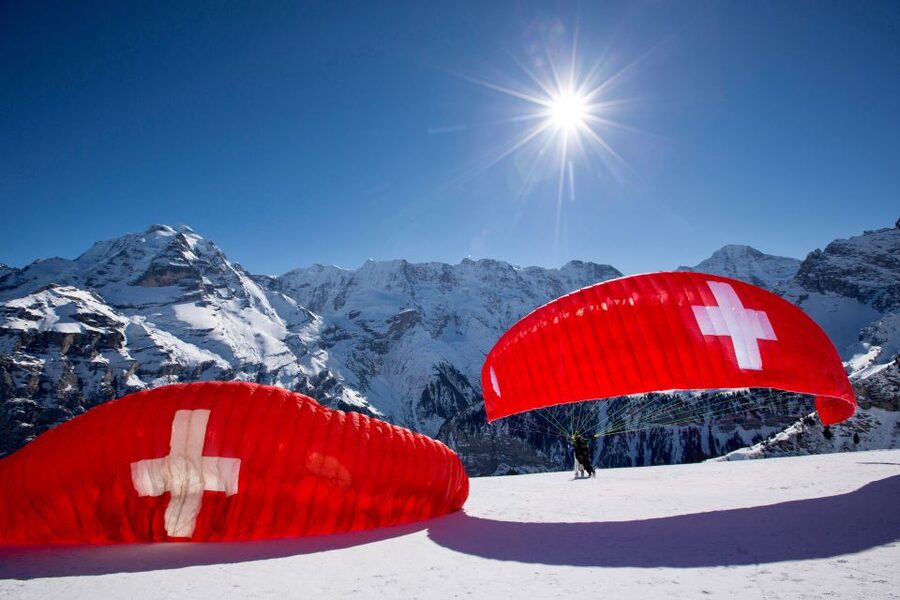 Interlaken: Paragliding Tandem High Flight - Takeoff and the first moments in the air