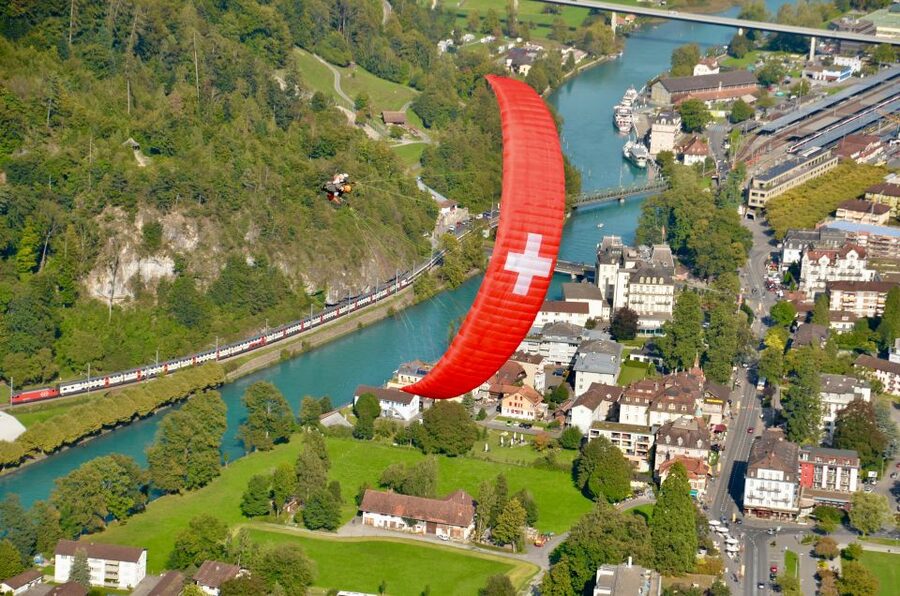 Interlaken: Paragliding Tandem High Flight - What you see over the lakes and peaks