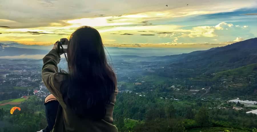 Jakarta: Paragliding on Top Mountain & Tea Plantation - Leaving Jakarta for the Bogor hills