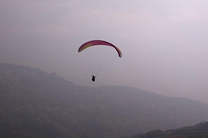 Kathmandu Paragliding - The takeoff and the first moments in the air