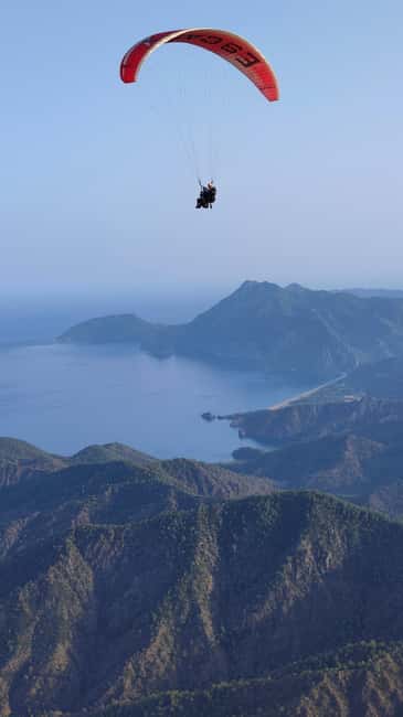 Kemer: Paragliding with Hotel Transfer & Cable Car - Who will enjoy this most