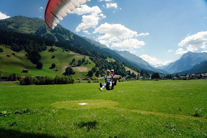 KLOSTERS: Paragliding For 2 - Couples (Video &Photos Incl.) - Flying together above Klosters and Davos