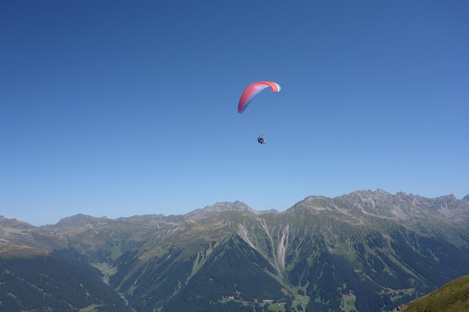 Klosters Tandem Paragliding Flight from Gotschna - Optional steering and freestyle moves