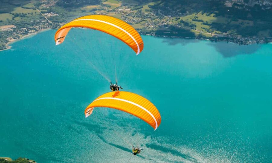 Lake Annecy: Winter Paragliding flight - Takeoff and the First Minutes in the Air