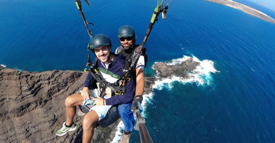 Lanzarote: Tandem Paragliding Flight Over Lanzarote - What the flight itself feels like