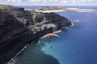 Lanzarote: Tandem Paragliding Flight Over Lanzarote