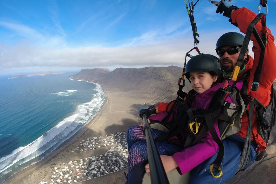 Lanzarote: Tandem Paragliding Flight Over Lanzarote - Who should choose this flight?