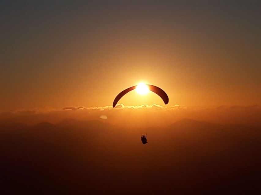 Lanzarote: Tandem Paragliding over Volcanoes & the Atlantic - Takeoff: the moment that needs your attention