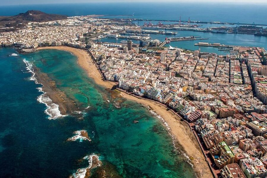 Las Palmas: Paragliding Tandem Flight with Instructor - Landing at the launch point keeps the outing simple