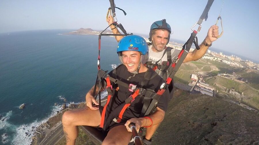 Las Palmas: tandem paragliding flights for everyone - The 20-minute route over Las Palmas Bay