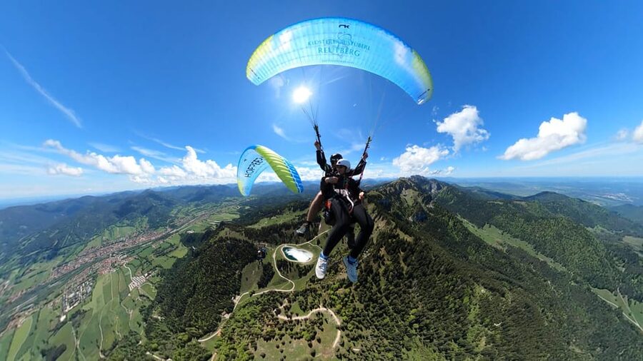 Lenggries: Tandem Paragliding Flight - Languages, timing, and practical planning