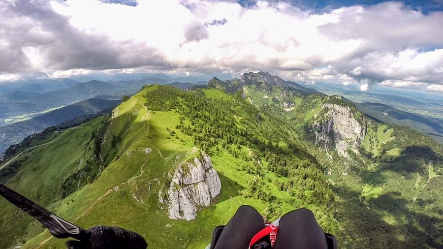 Lenggries: Tandem Paragliding Flight - Who will enjoy this flight most?