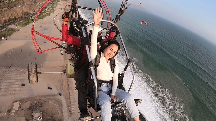Lima: Paragliding Flight Over Costa Verde Districts - Is the HD video worth having?
